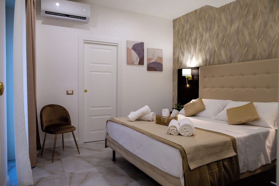 Superior Room | Minibar, in-room safe, desk, laptop workspace