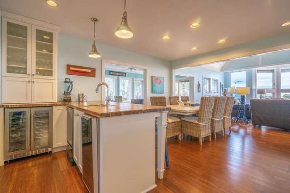 Wet Bar and Entertainment