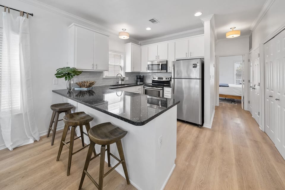 Breakfast Bar - Kitchen