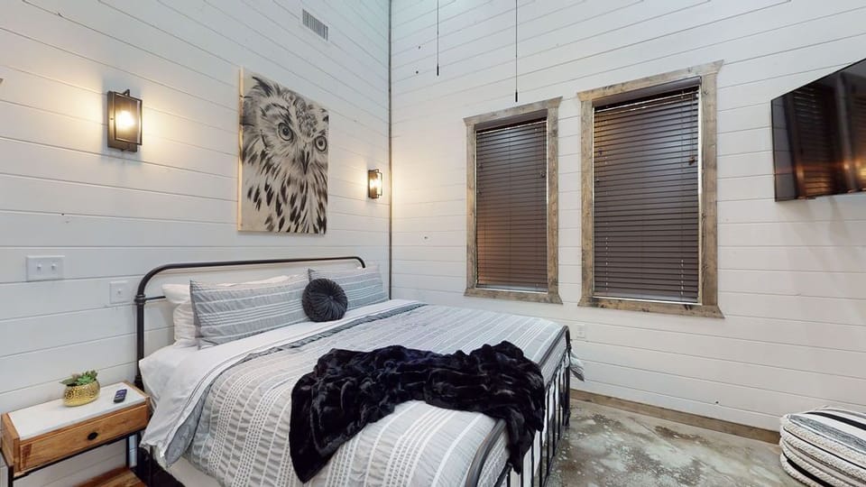 Placid-Pines-Bedroom