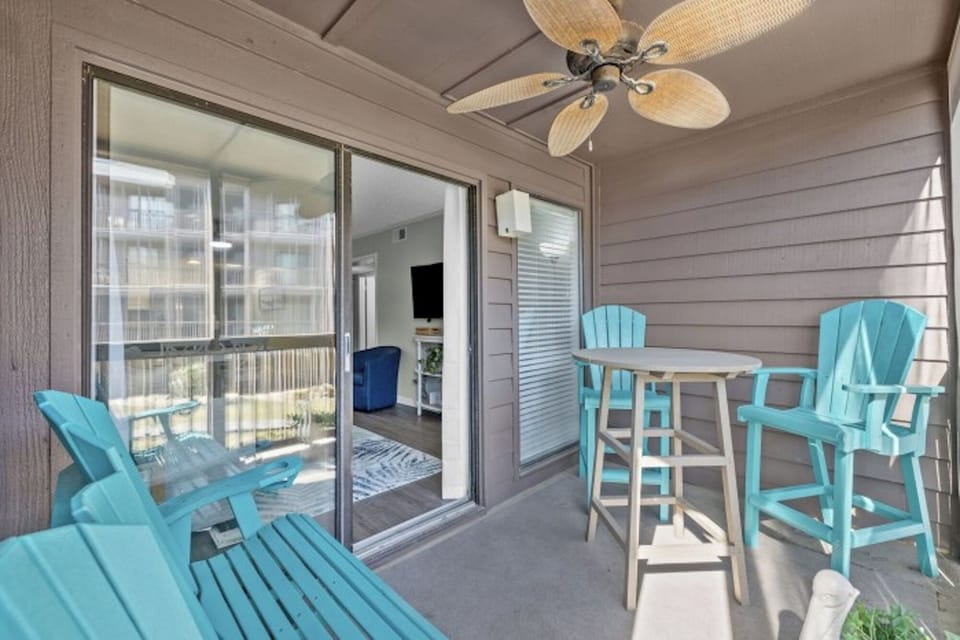 Enjoy your morning coffee on the private balcony!