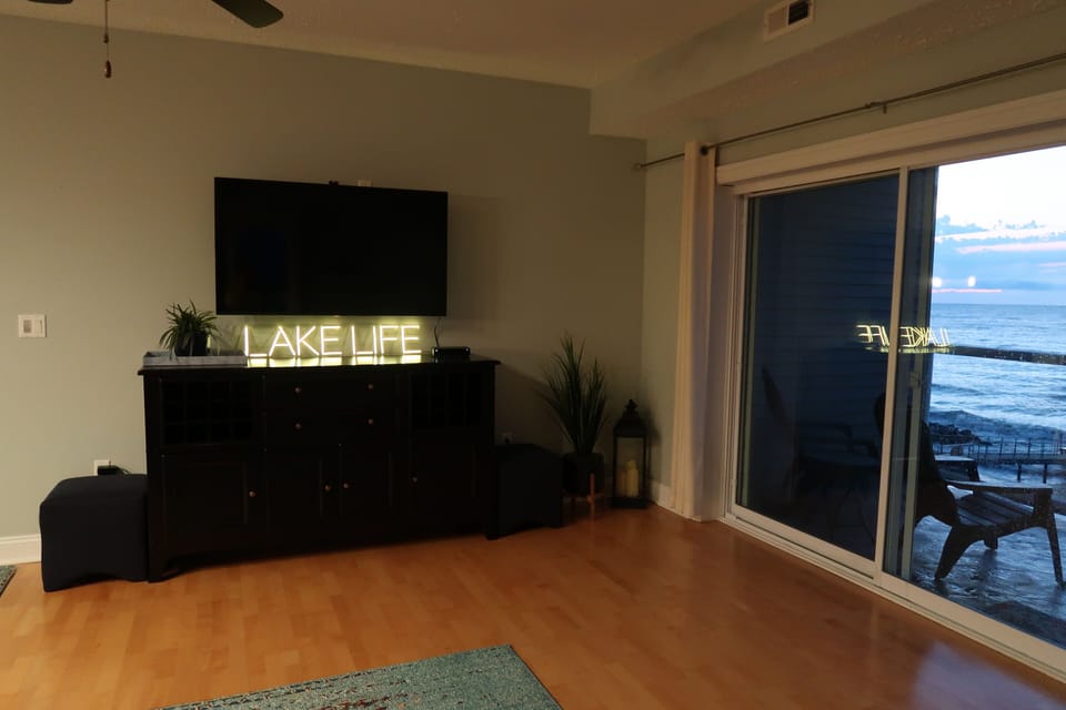 Living room sun set views