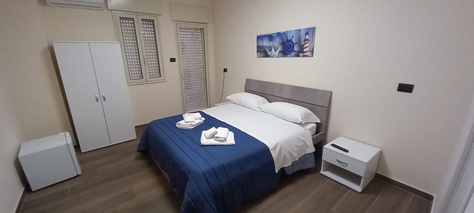 Standard Double or Twin Room | Minibar, desk, laptop workspace, soundproofing