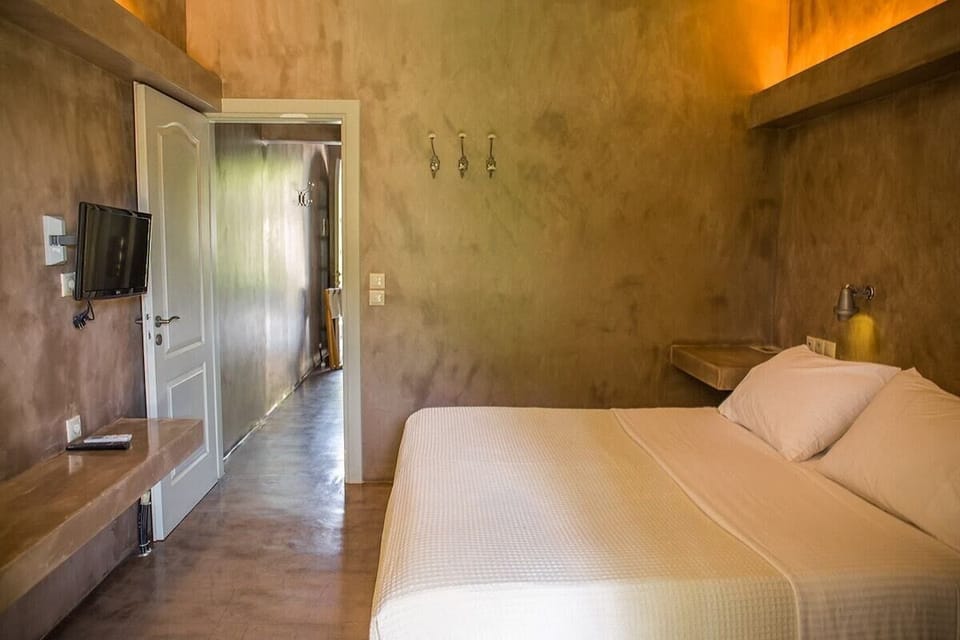 1 bedroom, Egyptian cotton sheets, premium bedding, pillowtop beds