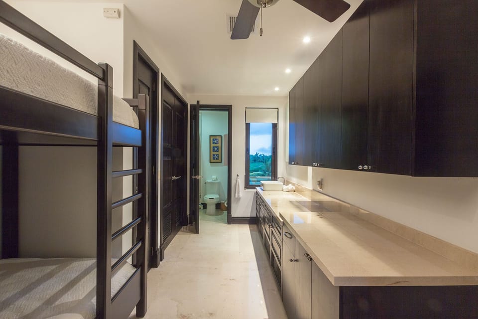 4 bedrooms, WiFi (free)