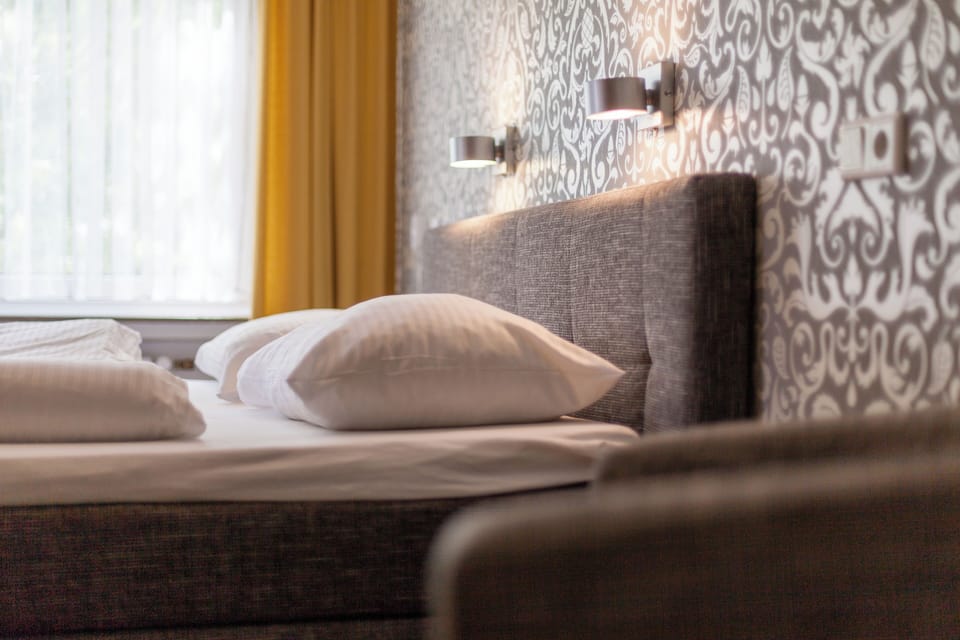 Double Room | Desk, laptop workspace, free WiFi, bed sheets