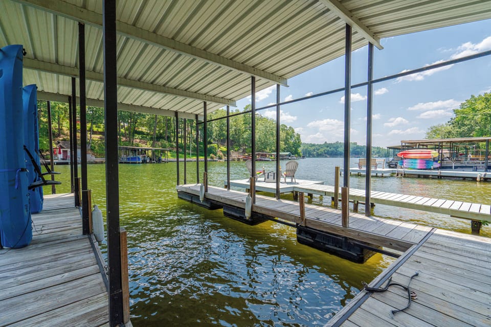 Bring your boat - covered floating dock and boat launch only 500 feet away