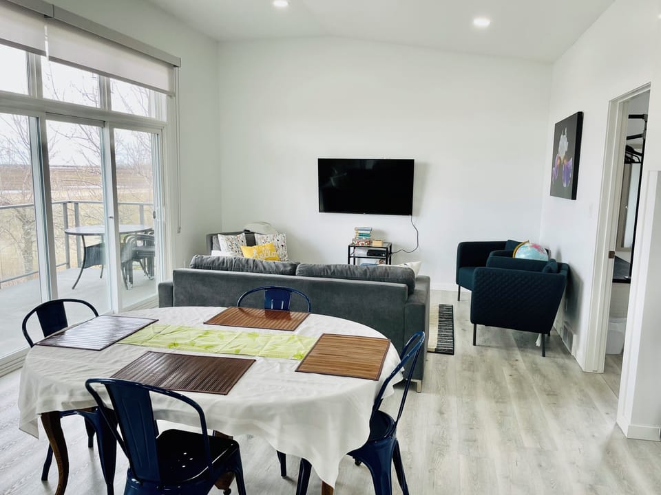 Dining room/living room