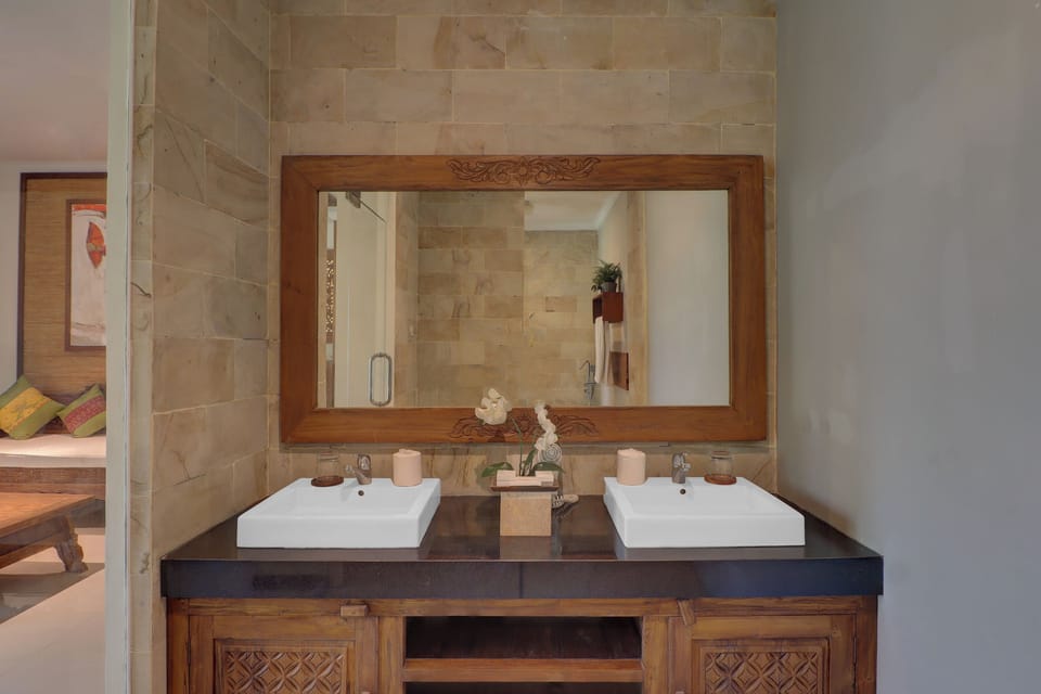 Executive Double Room, Balcony | Desk, free WiFi, bed sheets