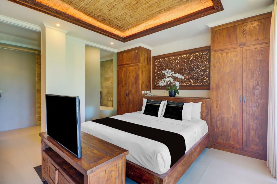 Executive Double Room, Balcony | Desk, free WiFi, bed sheets