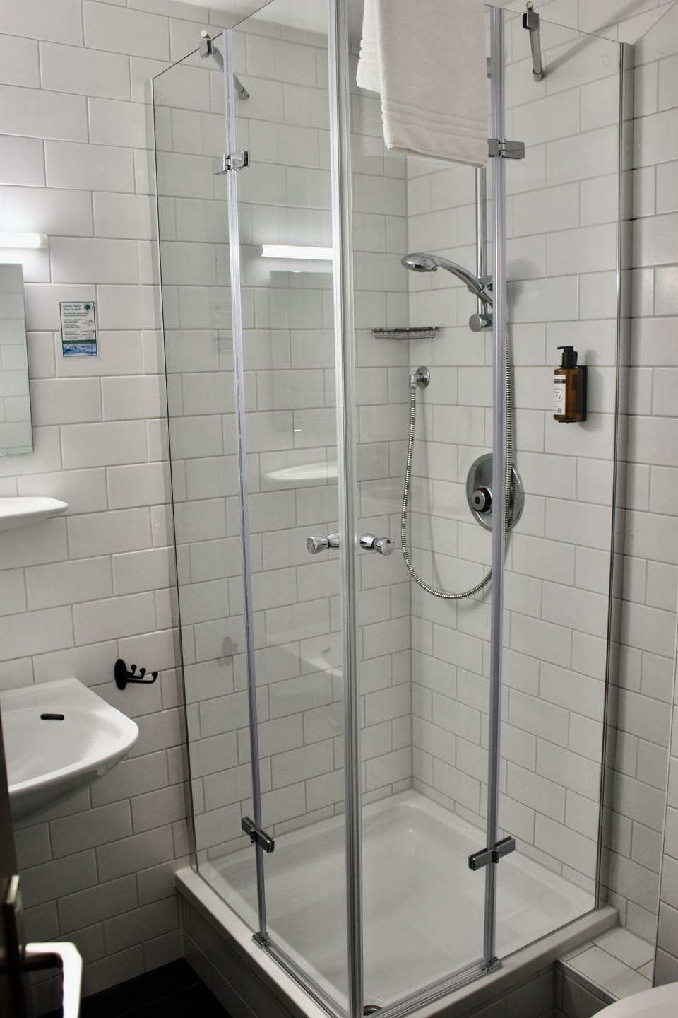 Shower, towels