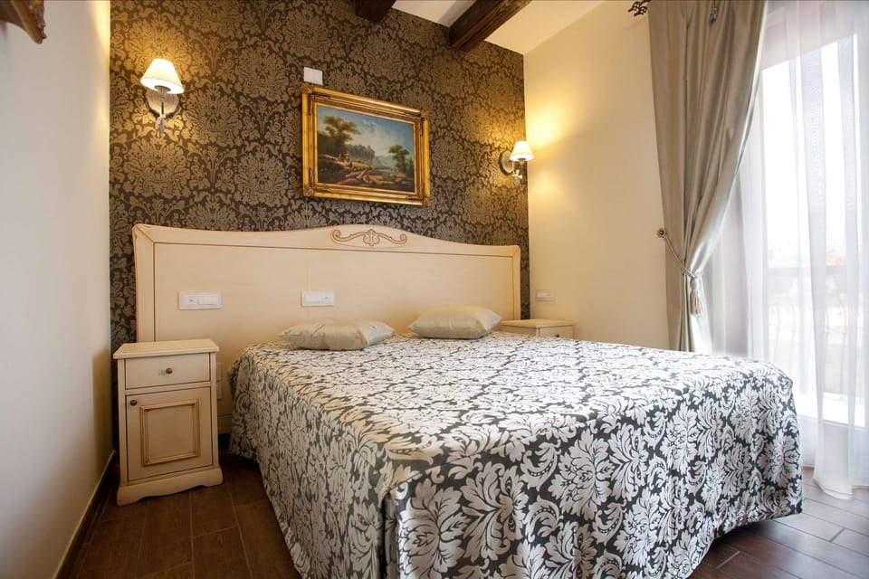Superior Double Room, Balcony | Premium bedding, minibar, in-room safe, individually decorated