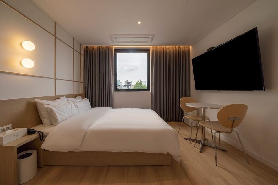 Standard | Premium bedding, soundproofing, free WiFi, bed sheets