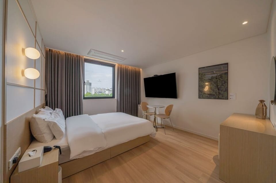 Standard | Premium bedding, soundproofing, free WiFi, bed sheets