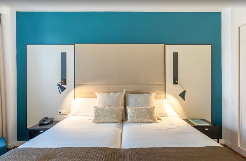 Standard Double or Twin Room | Minibar, in-room safe, desk, free WiFi