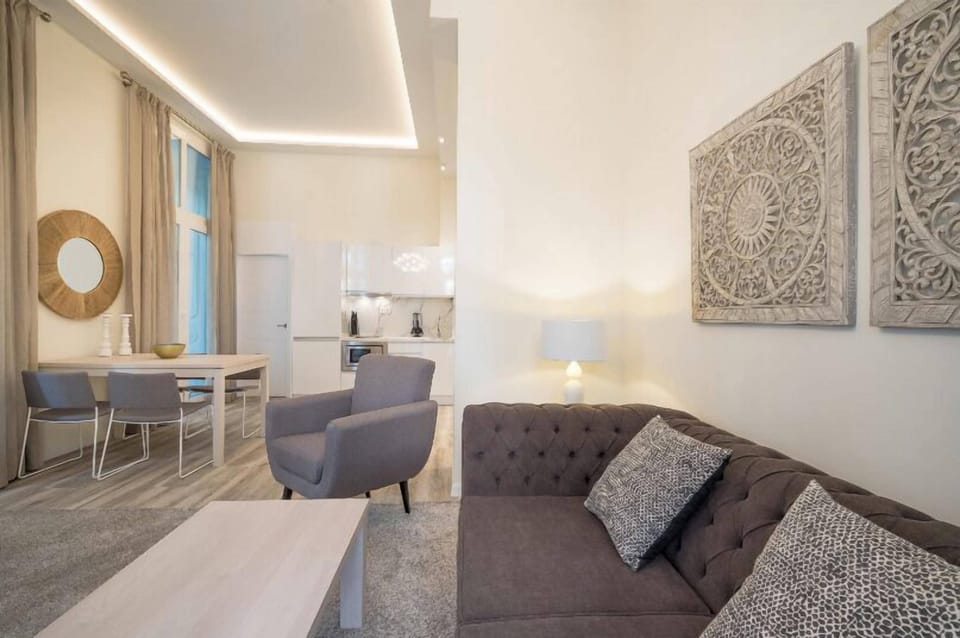 Premium Room | Living area | Flat-screen TV