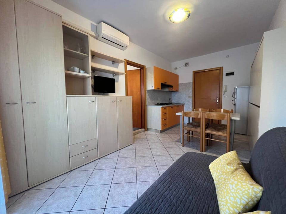 Studio, Balcony, Ocean View | Living area