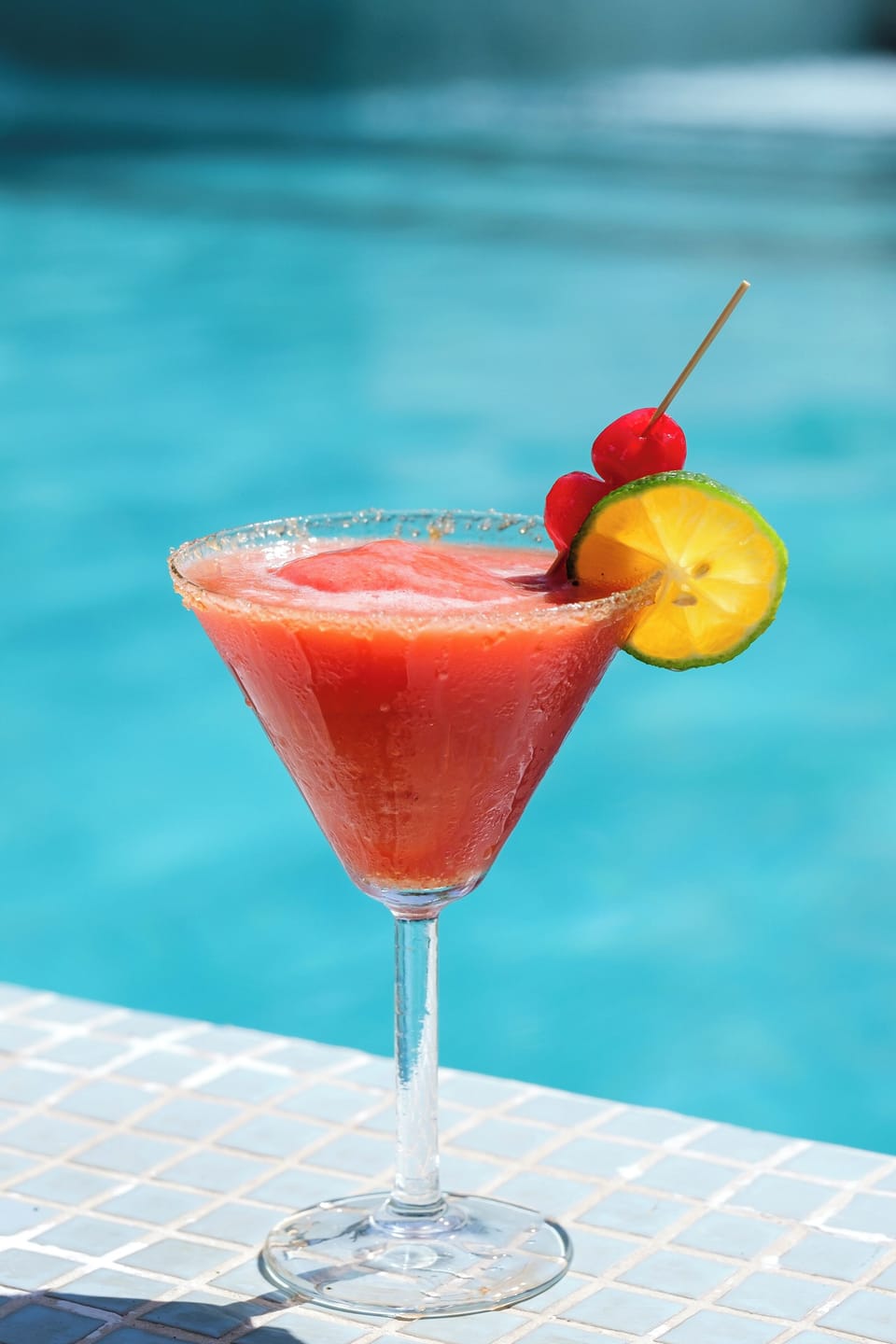 Swim-up bar