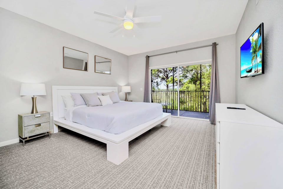 King bedroom with smart TV 