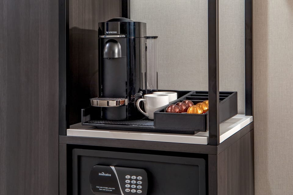 Premium bedding, in-room safe, desk, laptop workspace