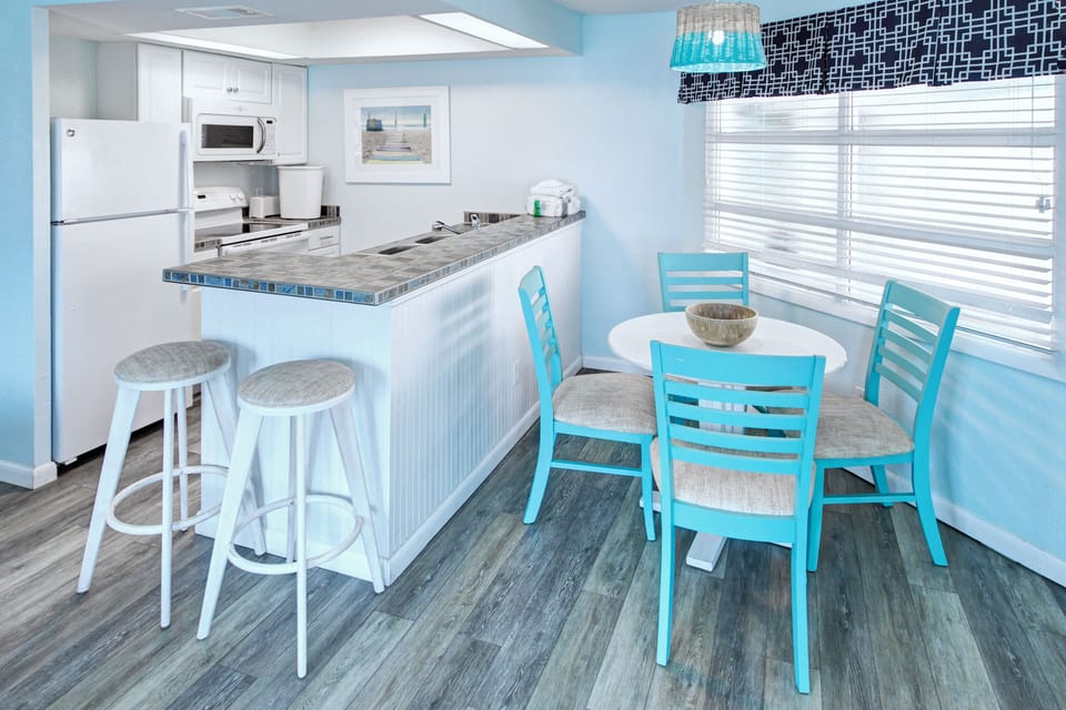 Ocean Sands Condo, 2 Bedroom  | Private kitchen | Coffee/tea maker, fridge, microwave, oven