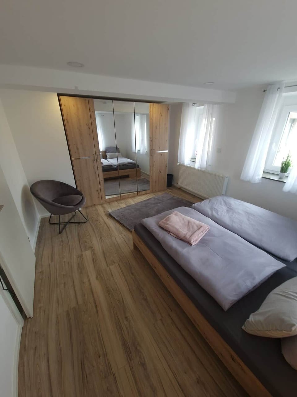2-Bedroom Vacation Rental & Wallbox Apartment in Bavaria