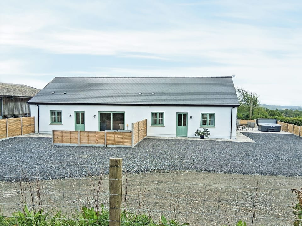 Exterior | Carnau Bach - Brynawelon Farm, Meidrim, near Carmarthen