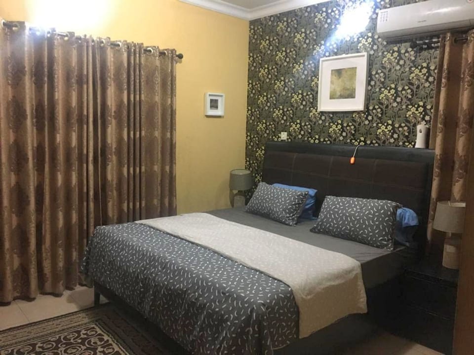 Classic Apartment | 3 bedrooms, free WiFi