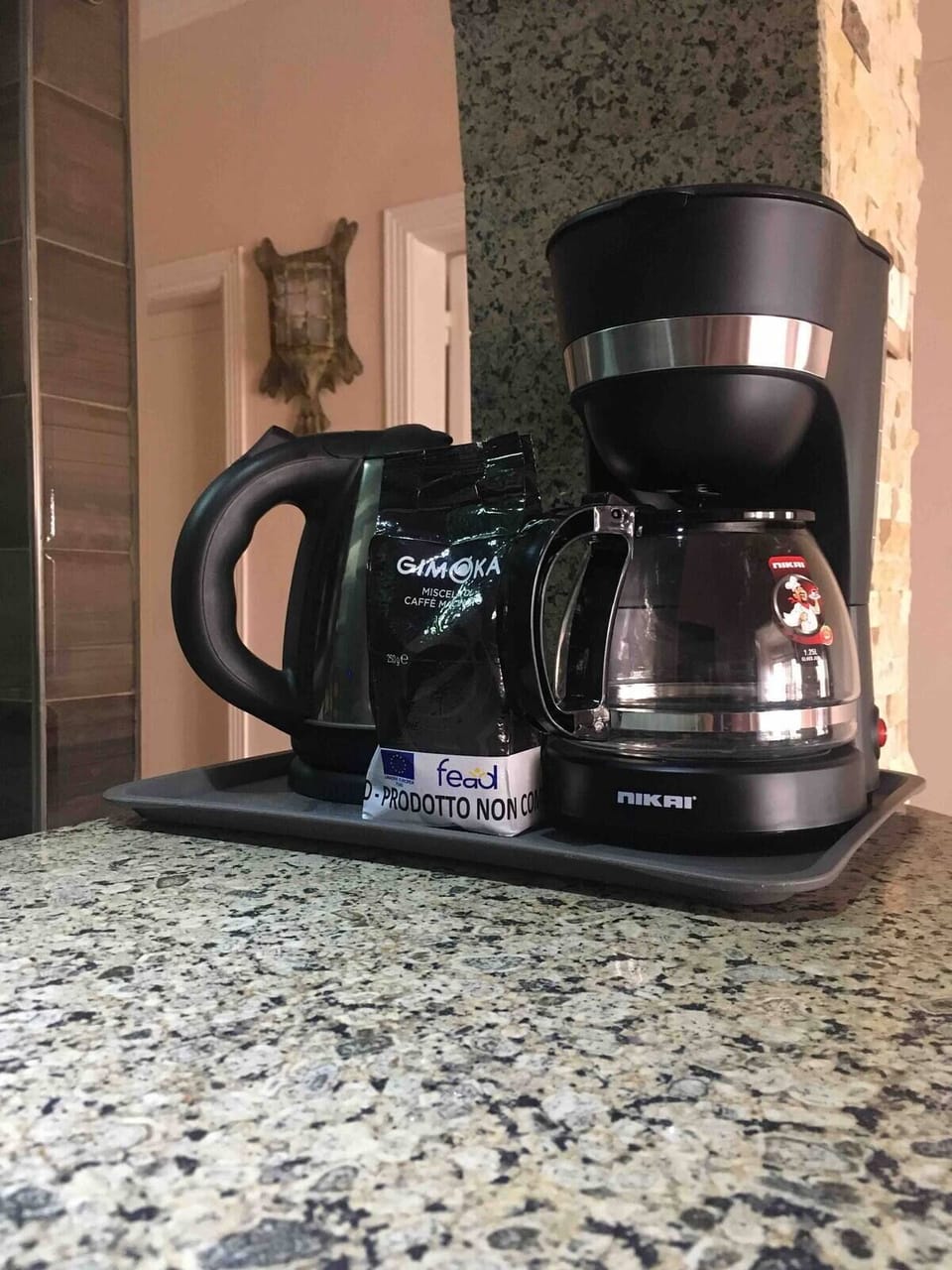 Coffee machine and water boiler