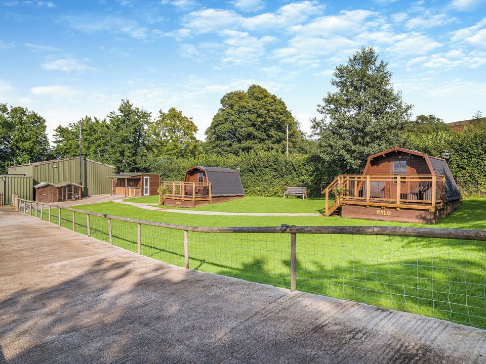 Exterior | Shadi - Hengenin Holidays, Llandyfan, Ammanford