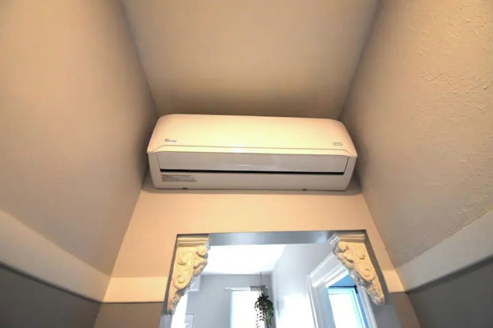 Heat pump and Air Conditioning brand new