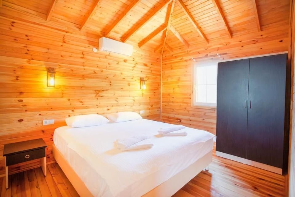 Family Bungalow, 2 Bedrooms, Non Smoking, Sea View | Soundproofing, free WiFi, bed sheets