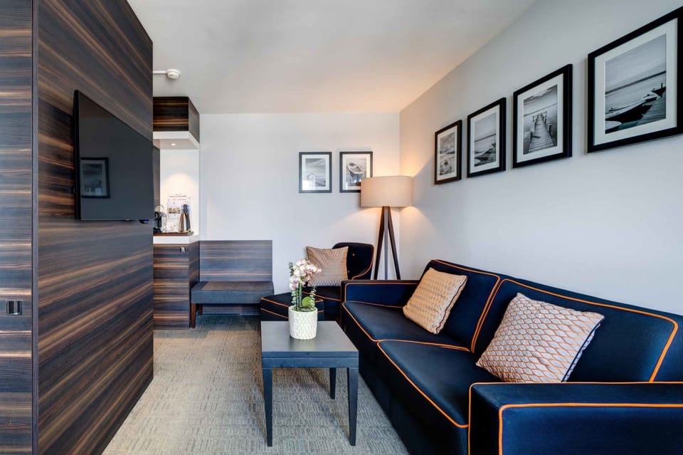 Minibar, in-room safe, desk, soundproofing