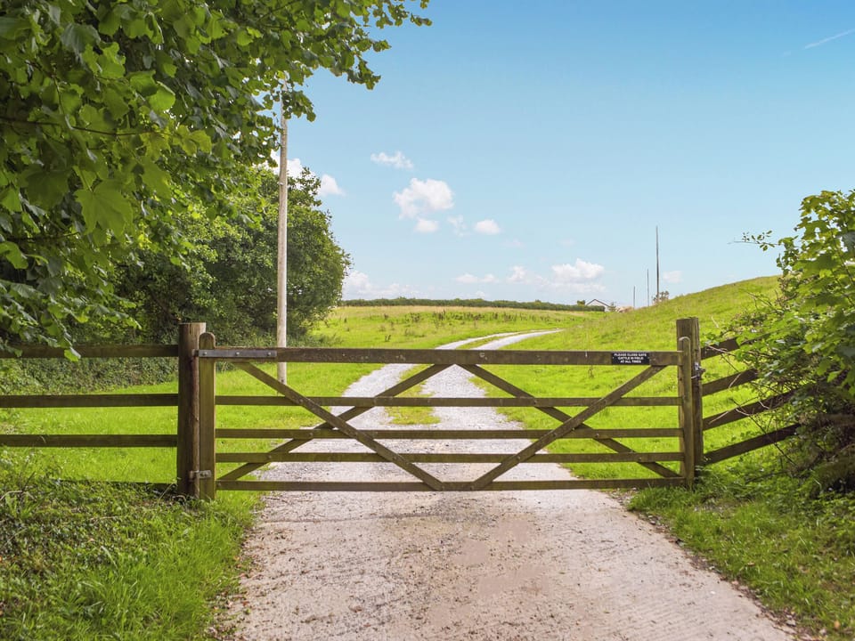 Surrounding area | Carnau Mawr - Brynawelon Farm, Meidrim, near Carmarthen