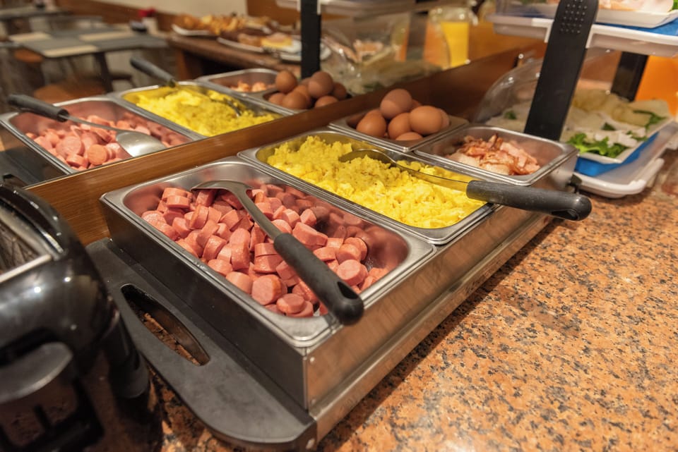 Daily buffet breakfast for a fee