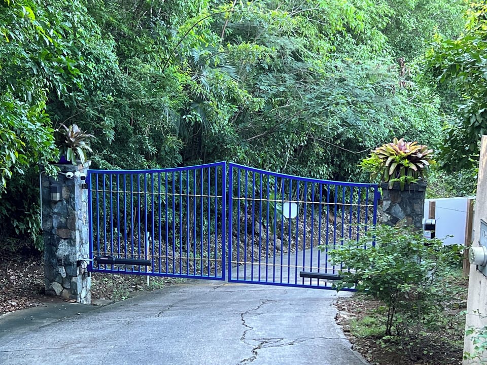 Private/gated community in exclusive Peterborg area...1.3 miles to Magens Beach