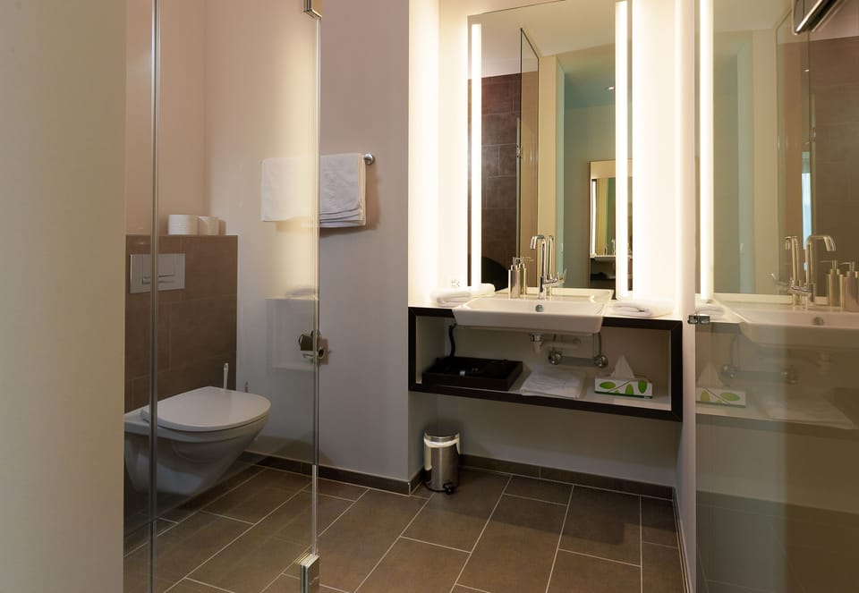 Shower, free toiletries, hair dryer, towels