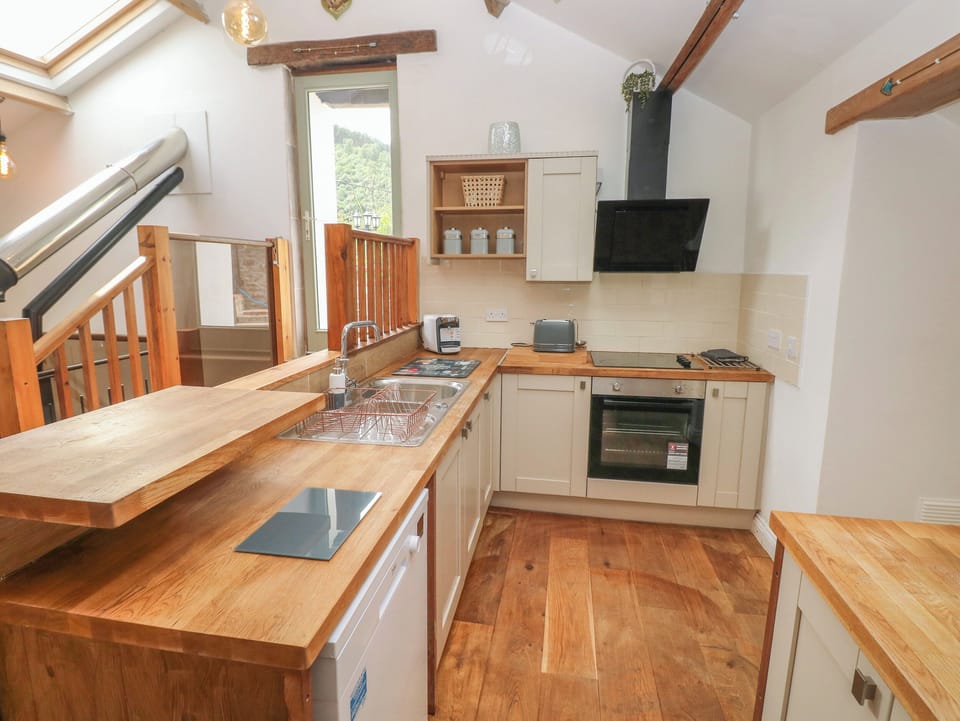 Fridge, dishwasher, electric kettle, toaster