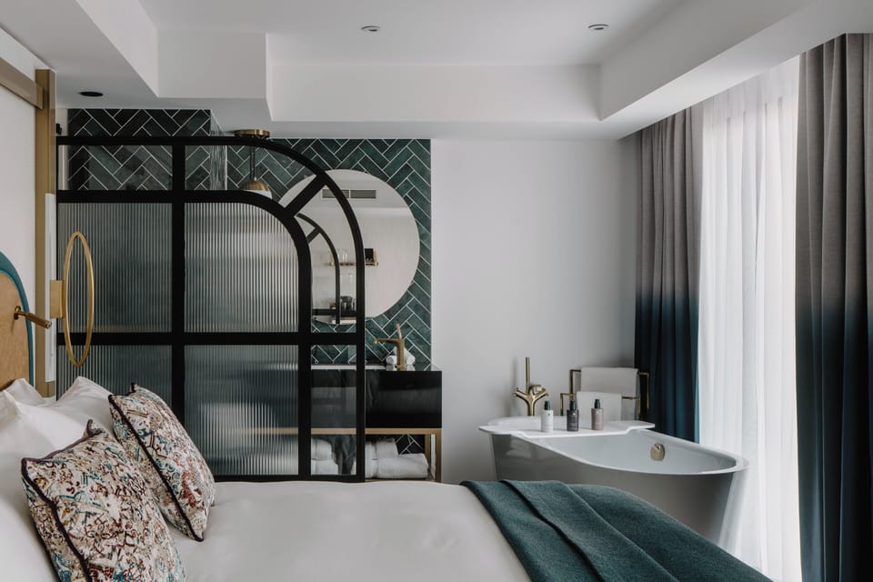 Suite, 1 King Bed, Balcony (Dock View, Top Floor, Bathtub) | Premium bedding, minibar, in-room safe, individually decorated
