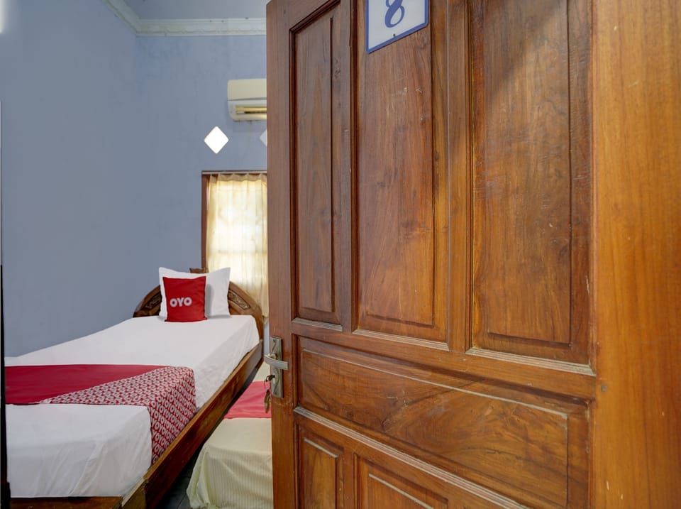Standard Twin Room | Laptop workspace, free WiFi, bed sheets