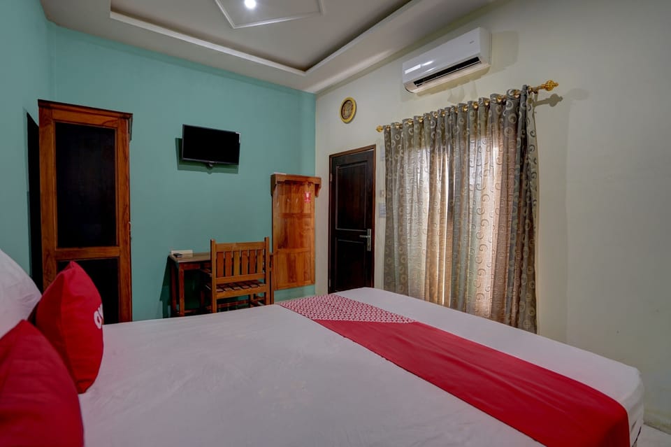 Standard Double Room | Laptop workspace, free WiFi, bed sheets