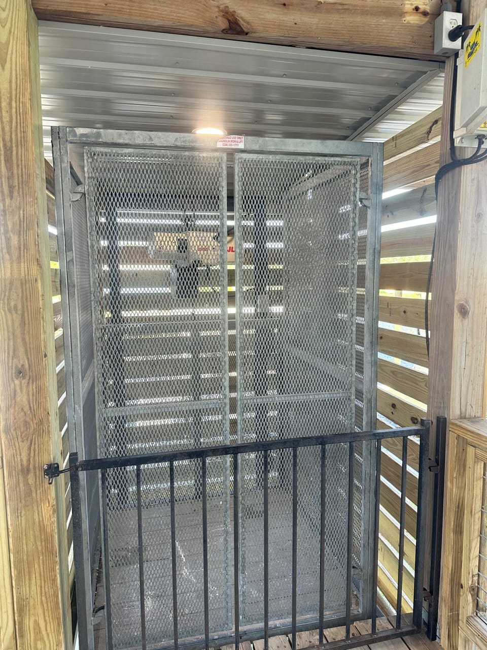 Lift for luggage and groceries only