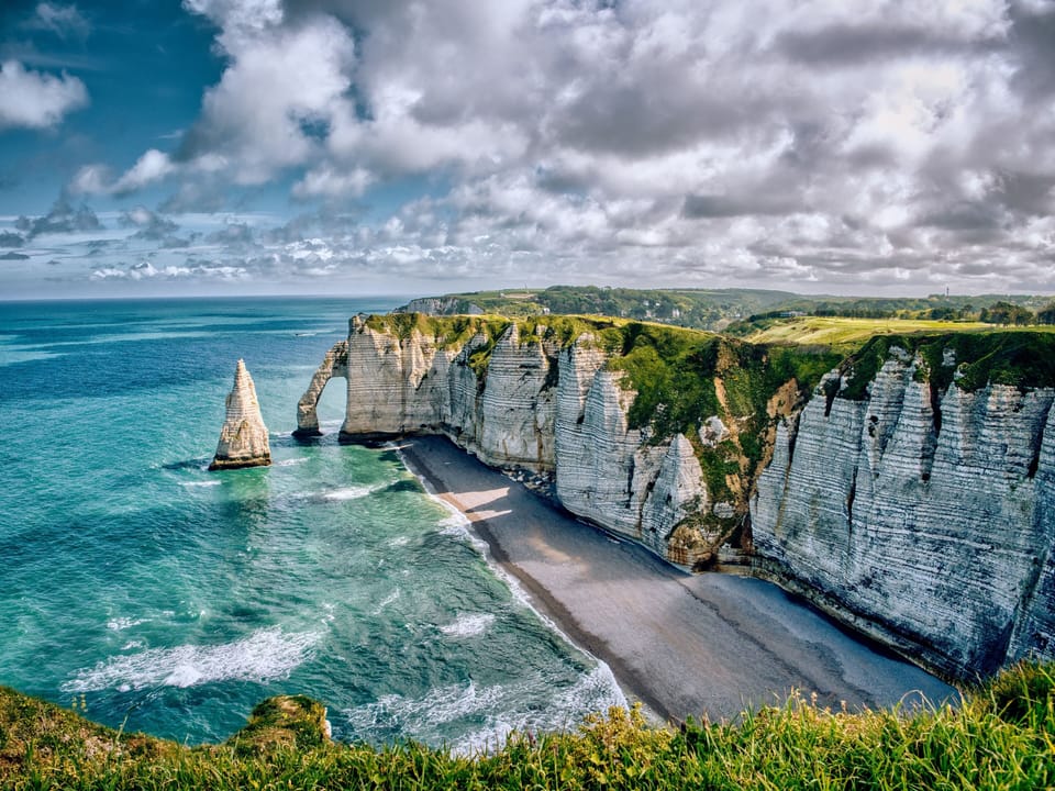 Marvel at the majestic beauty of the iconic Etretat cliffs - just 1 hour by train from the resort.