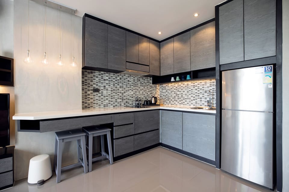 Comfort Condo | Private kitchen | Electric kettle