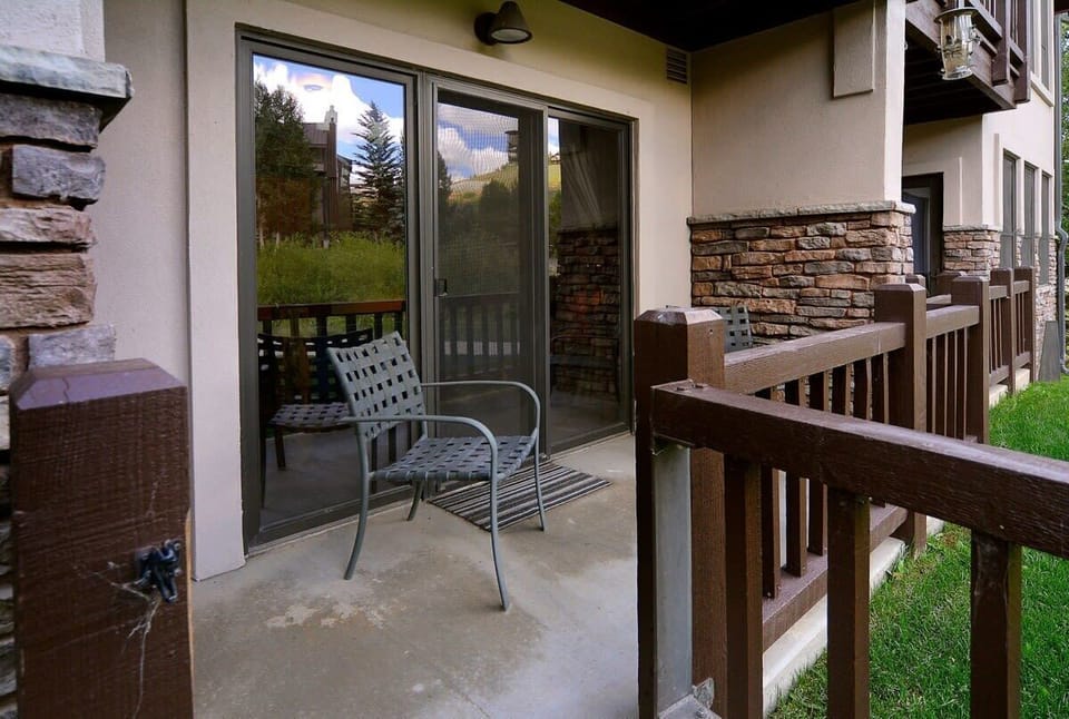 Deck off living/primary bedroom