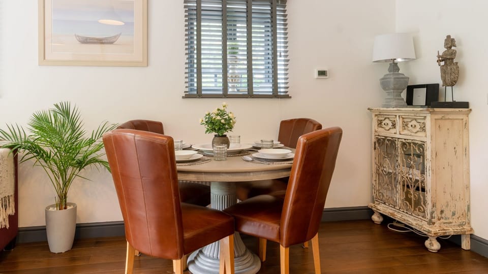 Dining Area, Buff Lodge, Bolthole Retreats
