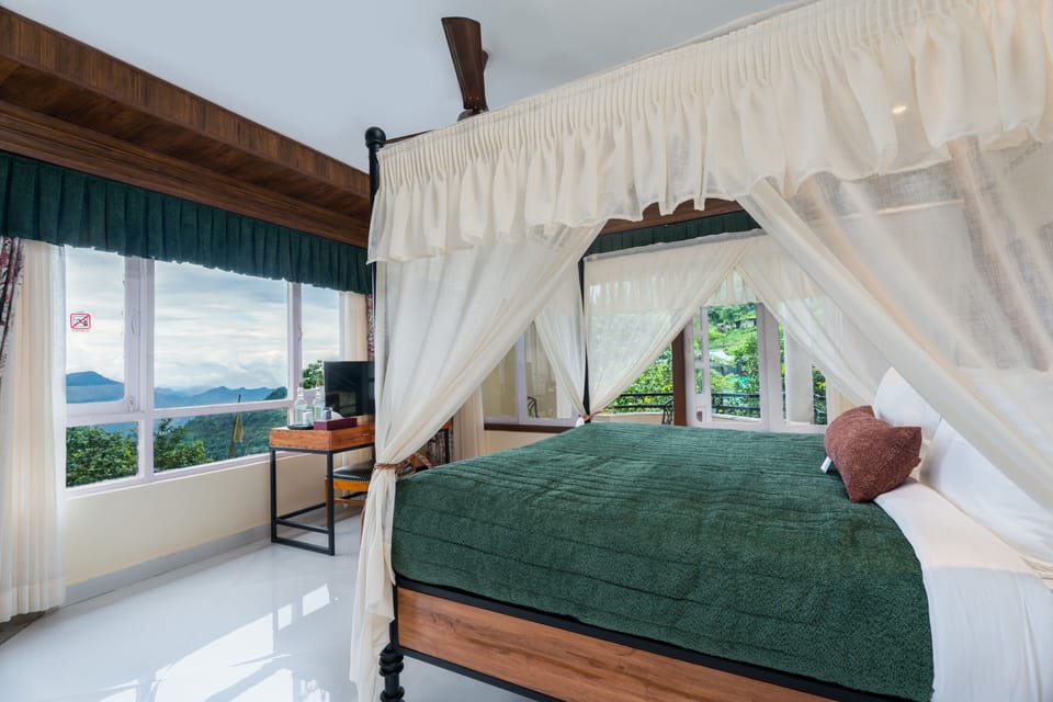 Premium Attic Room with Mountain View | Desk, soundproofing, free WiFi