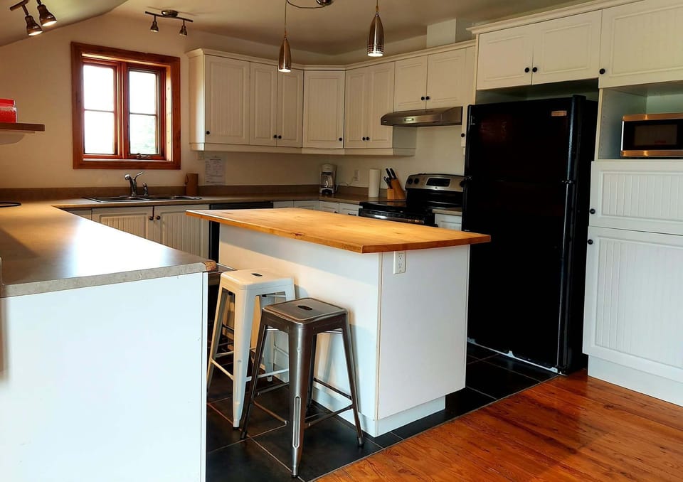 Apartment | Private kitchen | Dishwasher, cookware/dishes/utensils