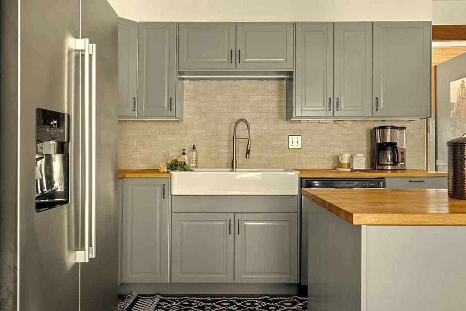 Farmhouse sink