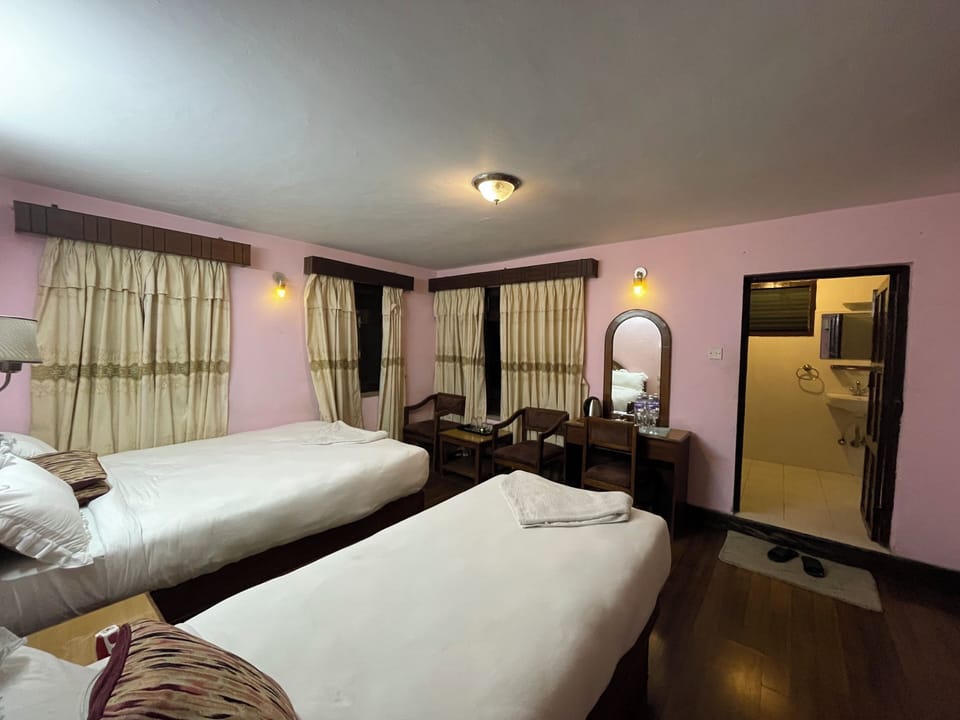 Deluxe Double or Twin Room | Desk, free WiFi, bed sheets